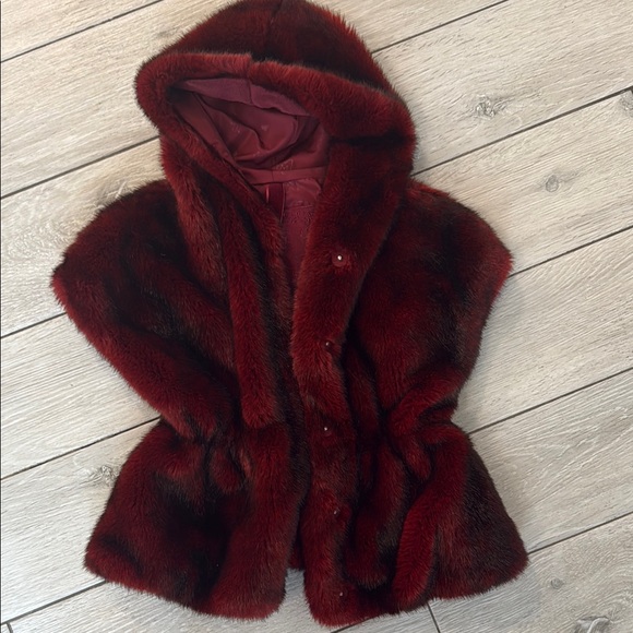 MONNALISA LUXURY Burgundy Faux Fur Hooded Vest SIZE 9y